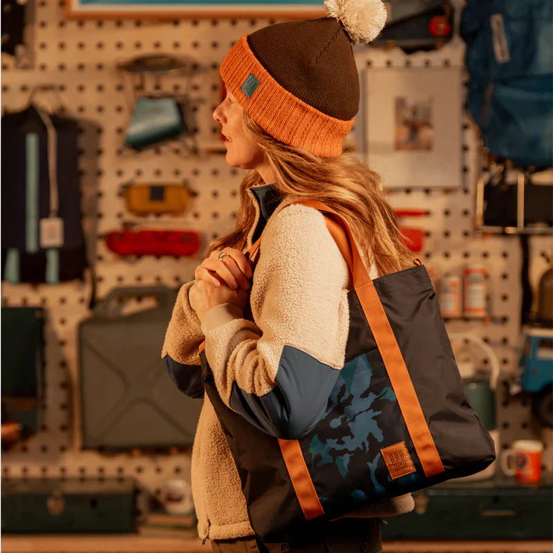 Mountain Essential Tote Forest/Bone White - Image 8