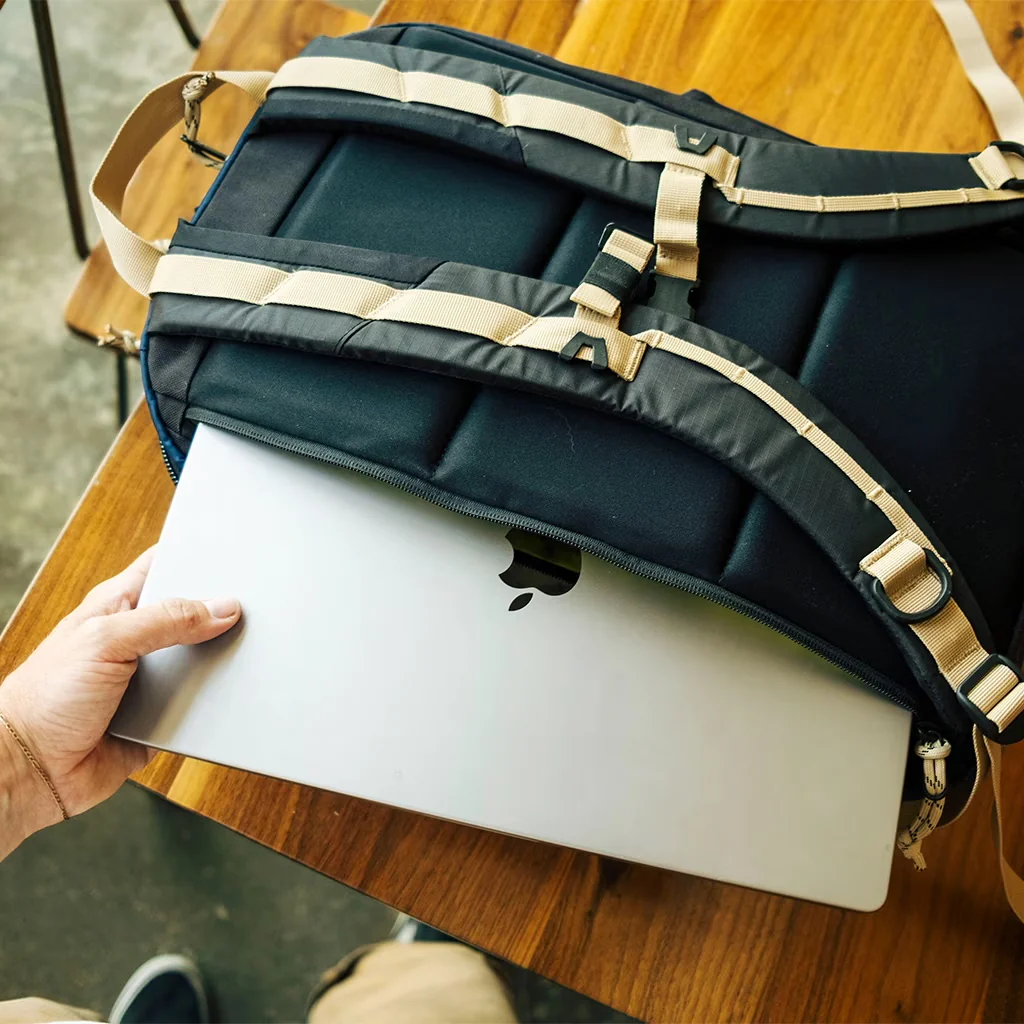 Commuter Backpack 25L Navy/Sahara - Image 6