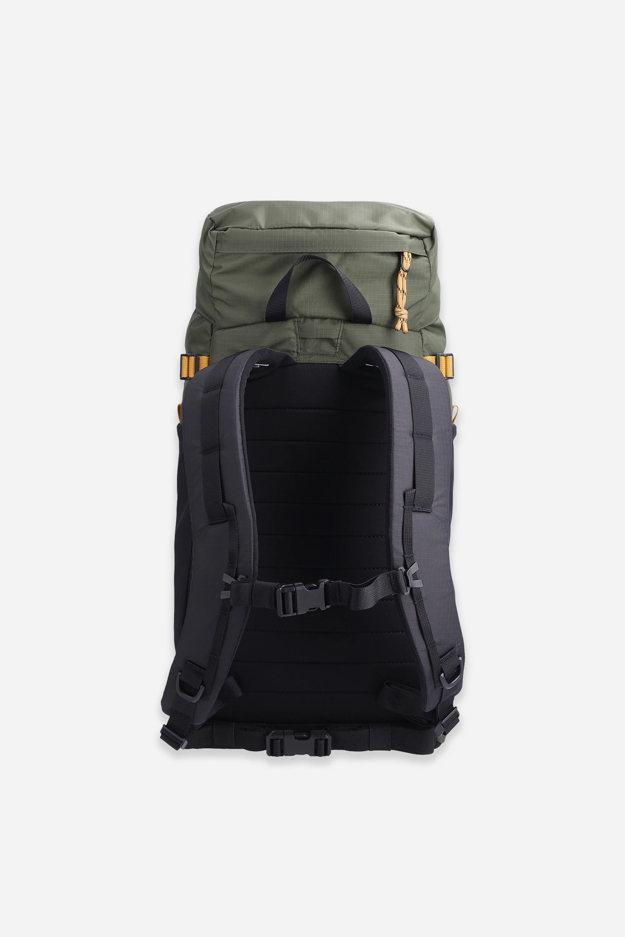 Mountain Pack 16L Black/Black - Image 3